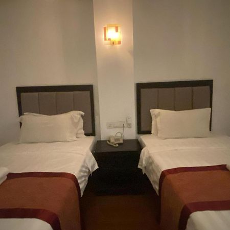 Kk Waterfront Hotel Кота-Кинабалу Экстерьер фото
