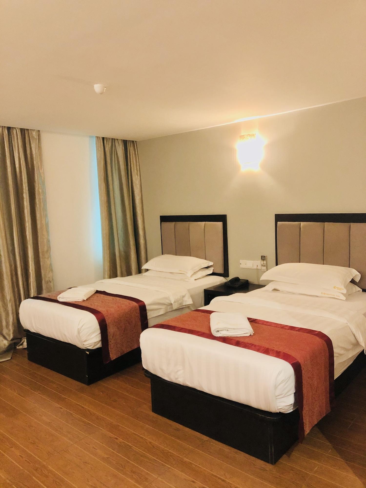 Kk Waterfront Hotel Кота-Кинабалу Экстерьер фото