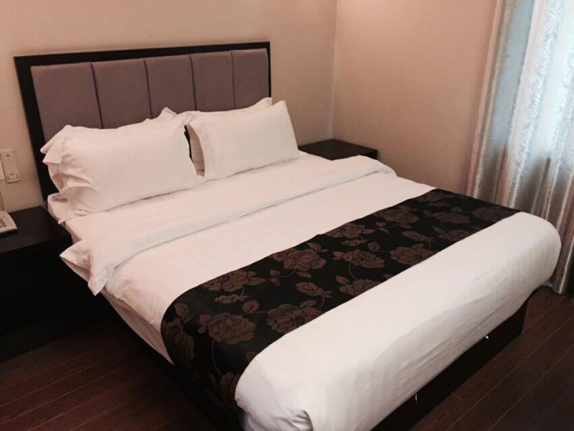 Kk Waterfront Hotel Кота-Кинабалу Экстерьер фото