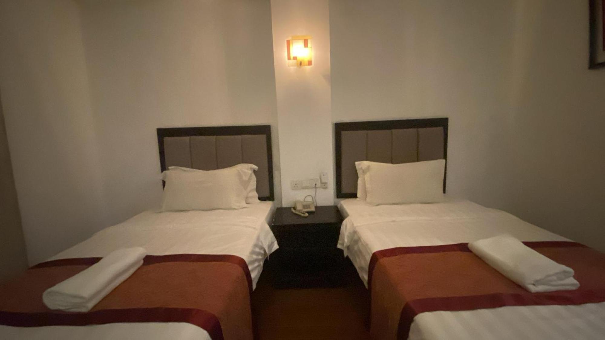 Kk Waterfront Hotel Кота-Кинабалу Экстерьер фото