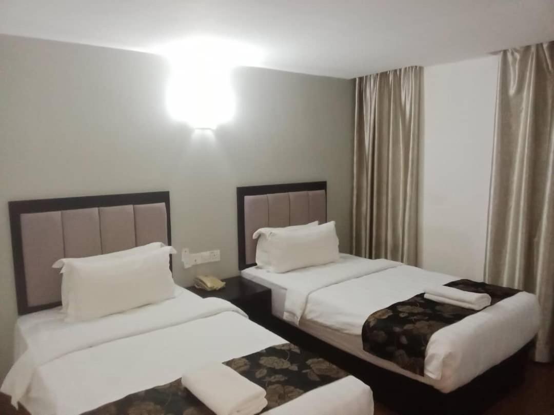 Kk Waterfront Hotel Кота-Кинабалу Экстерьер фото