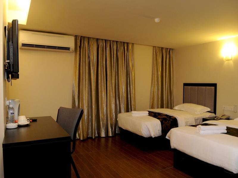 Kk Waterfront Hotel Кота-Кинабалу Экстерьер фото