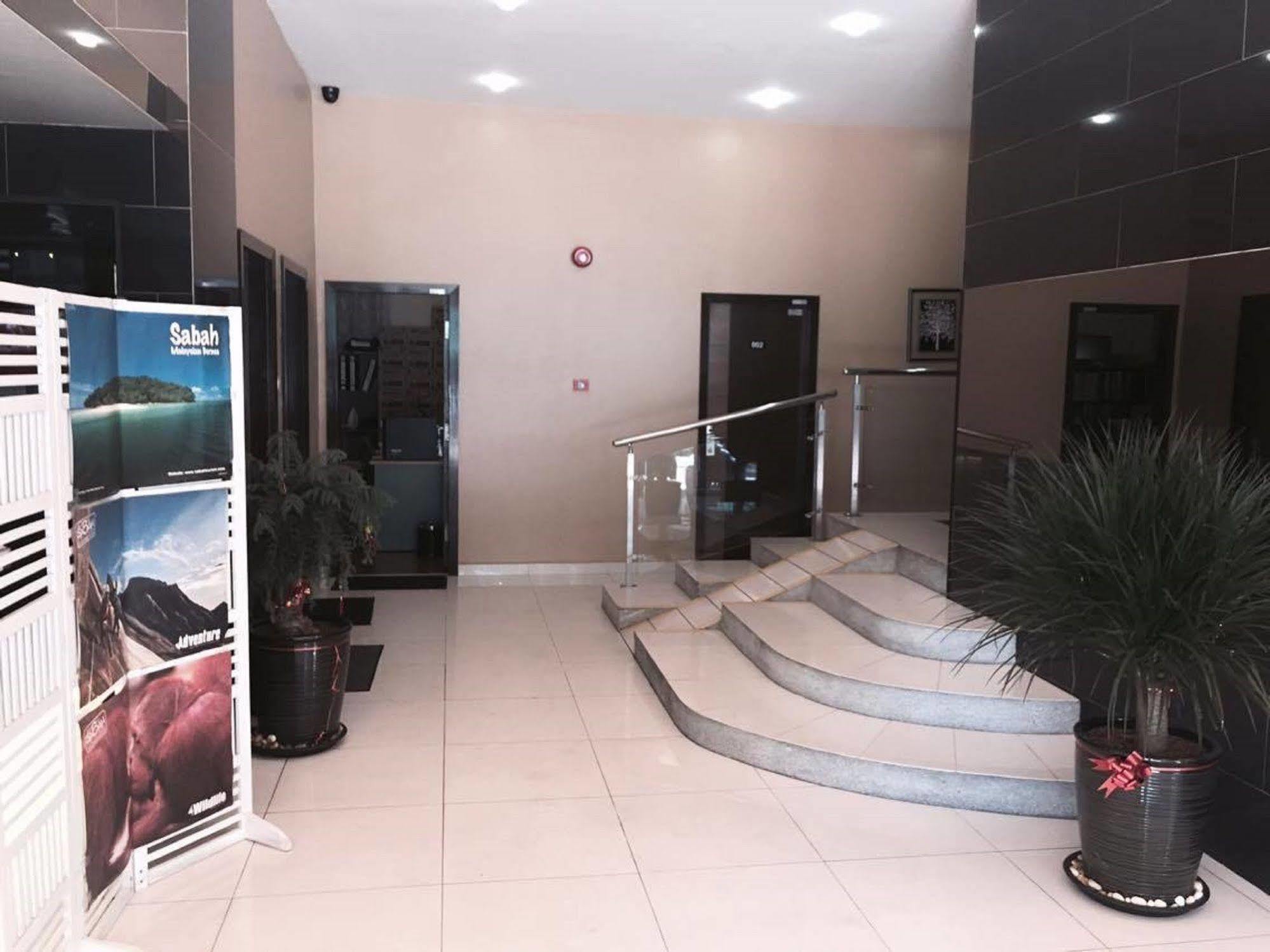 Kk Waterfront Hotel Кота-Кинабалу Экстерьер фото