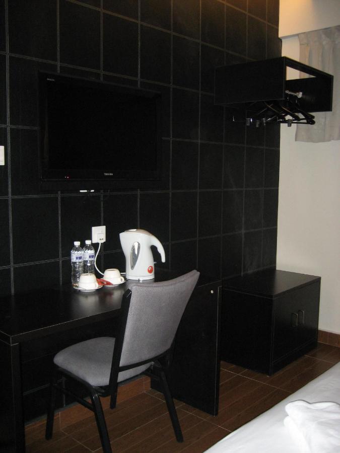 Kk Waterfront Hotel Кота-Кинабалу Экстерьер фото